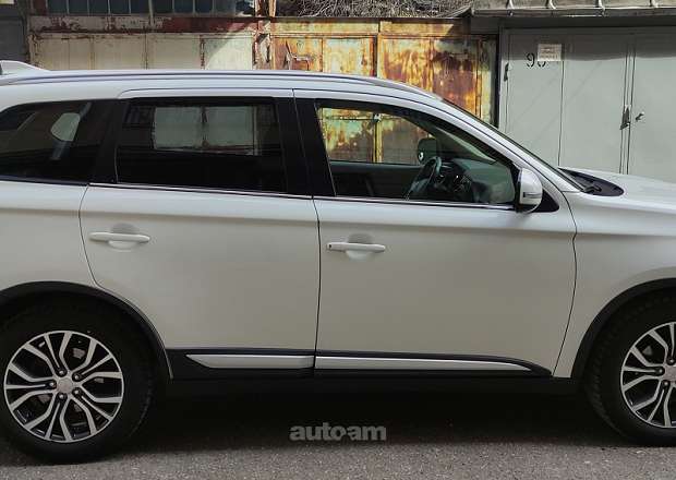 Mitsubishi Օutlander Sport