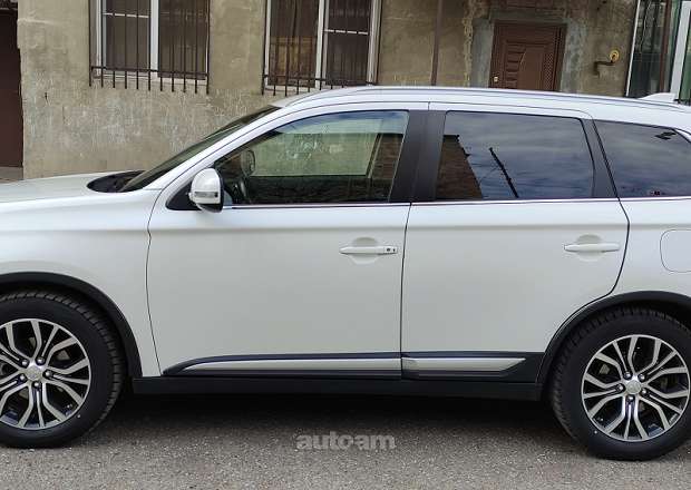 Mitsubishi Օutlander Sport