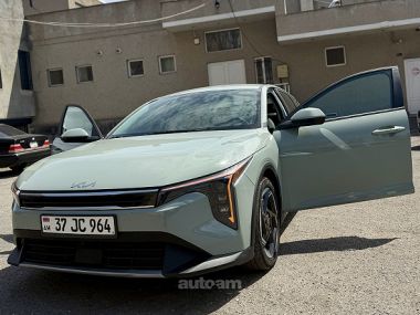 Kia K4 2025 — миниатюра 1