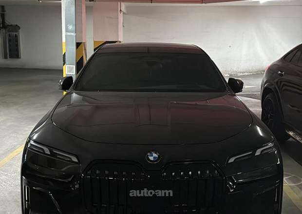 BMW 740