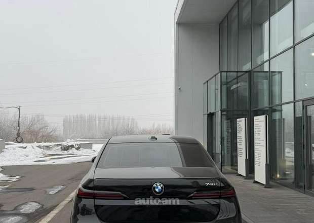 BMW 740