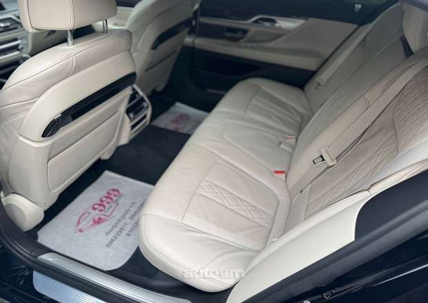 BMW 750