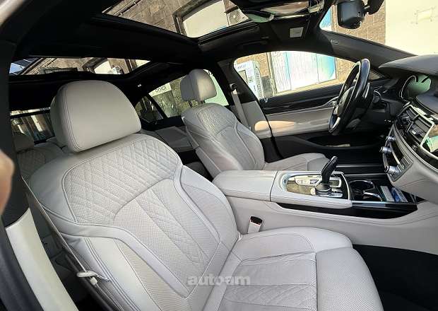 BMW 750