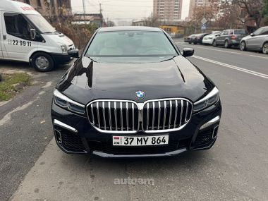 BMW 750  2018 