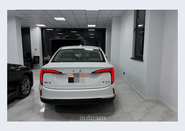 Hongqi E-QM5