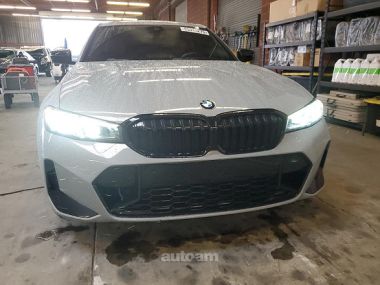 BMW 330  2024 