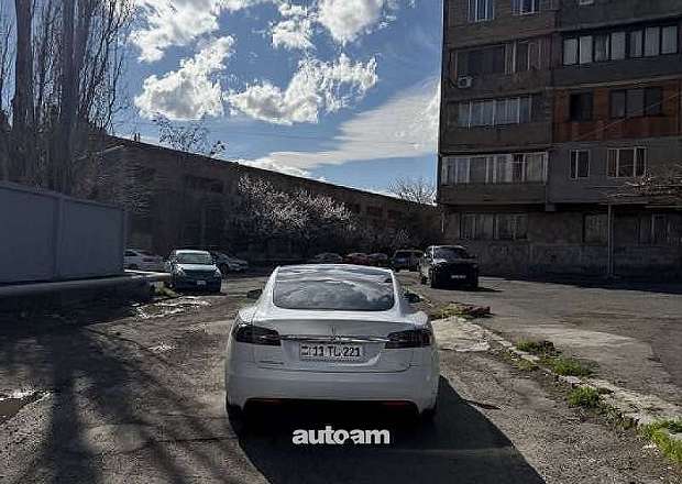 Tesla Model S