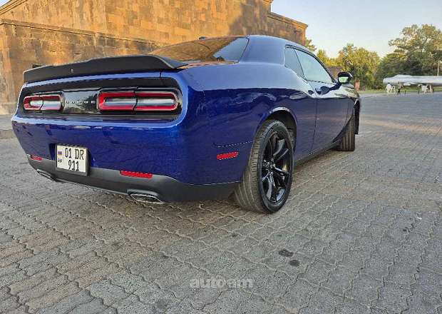 Dodge Challenger