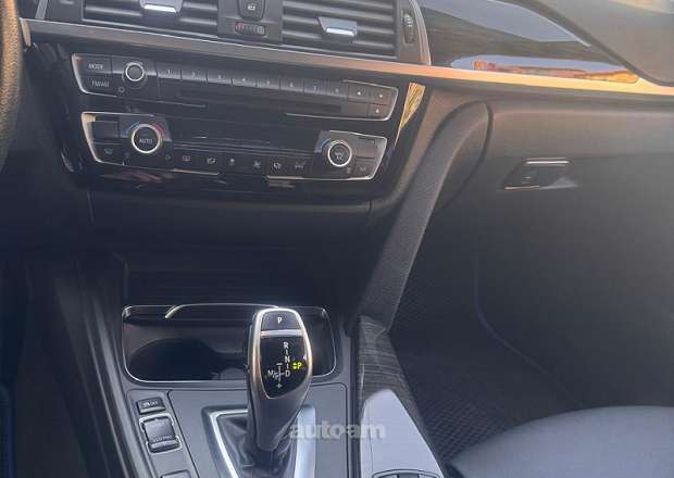 BMW 330 2016 — photo 10