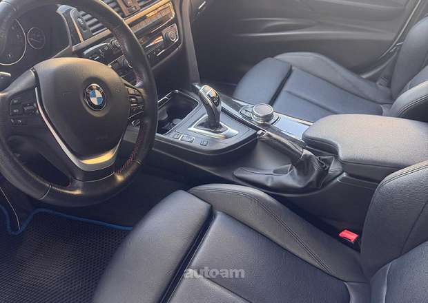 BMW 330 2016 — photo 11