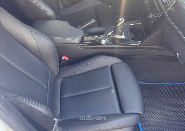 BMW 330 2016 — photo 12