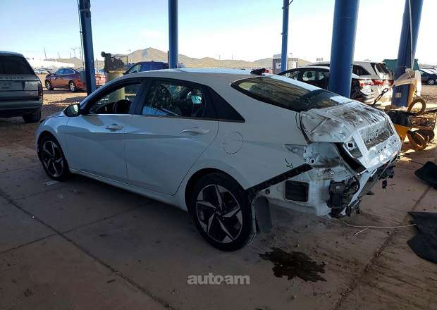 Hyundai Elantra 2022 — լուսանկար 2