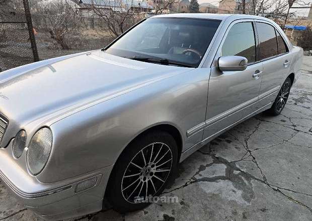 Mercedes-Benz E 320
