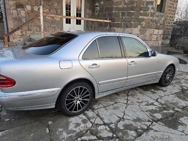 Mercedes-Benz E 320  2000 