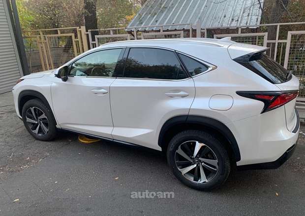 Lexus NX 300t