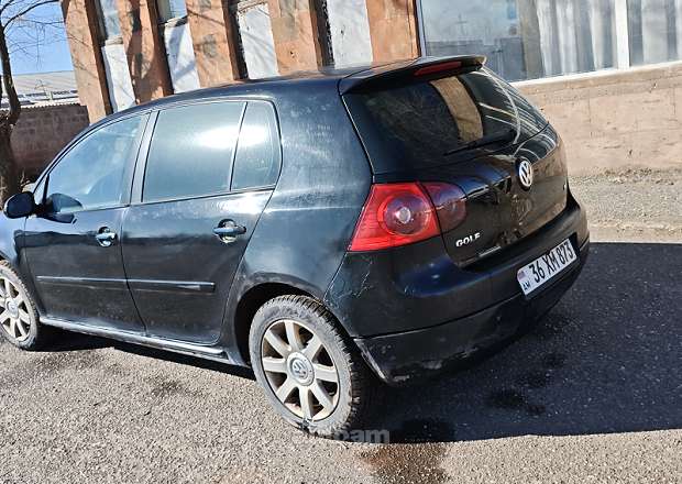 Volkswagen Golf 2004 — լուսանկար 1