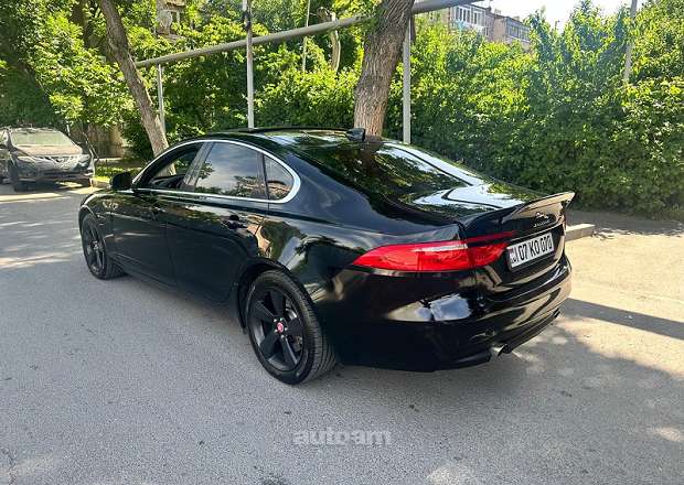 Jaguar XF