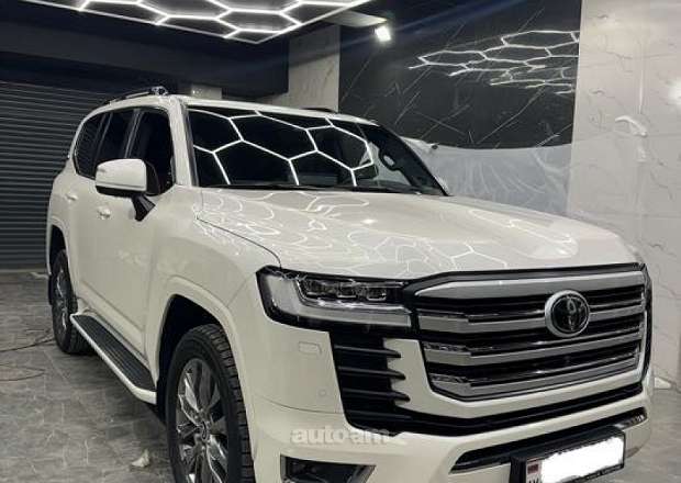 Toyota Land Cruiser 300