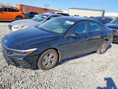 Hyundai Elantra  2025 