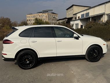 Porsche Cayenne  2016 