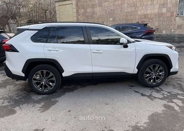 Toyota Rav 4 2021 — photo 3