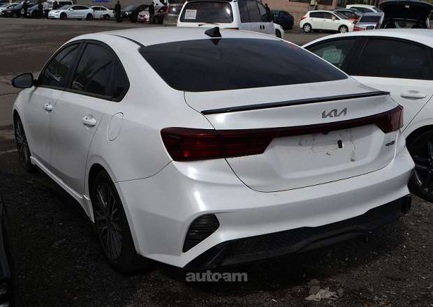 Kia Forte 2022 — լուսանկար 14