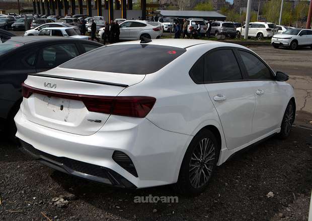 Kia Forte 2022 — լուսանկար 12