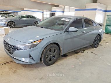 Hyundai Elantra  2022 