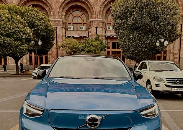 Volvo C40
