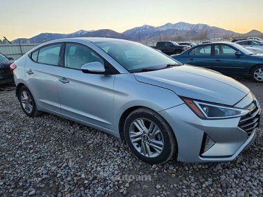 Hyundai Elantra  2019 