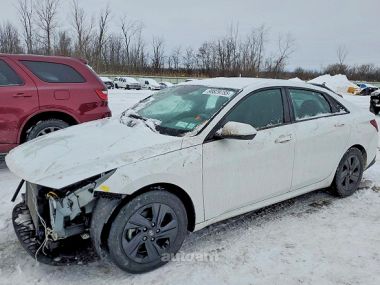 Hyundai Elantra  2022 