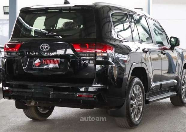 Toyota Land Cruiser 300