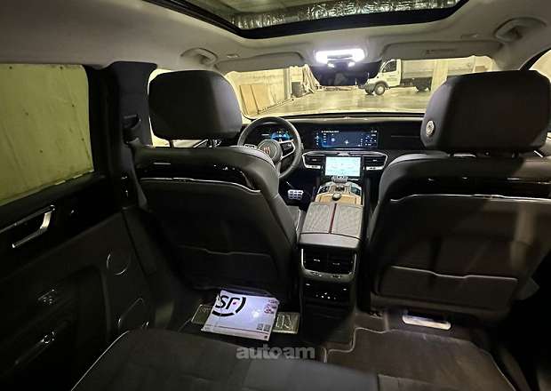 Hongqi E-HS9
