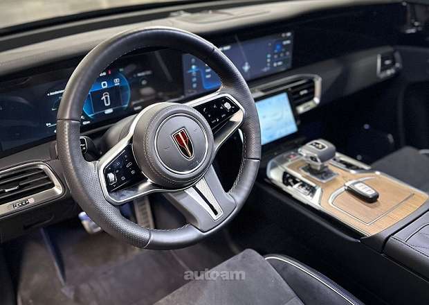 Hongqi E-HS9