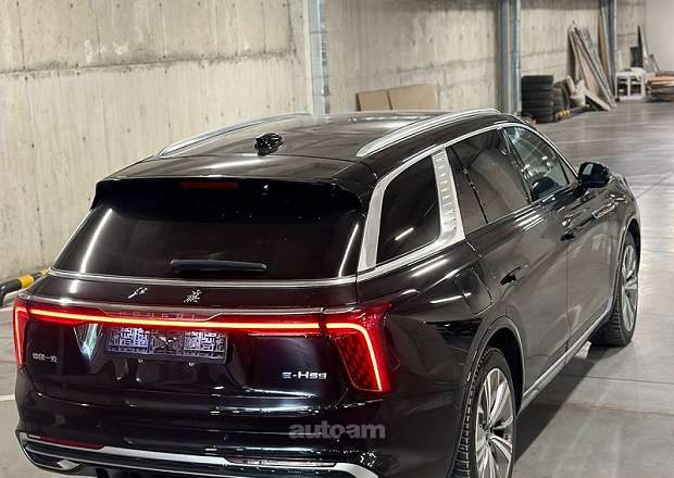 Hongqi E-HS9