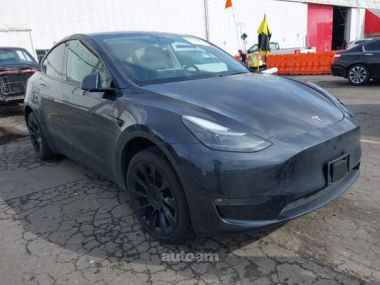 Tesla Model Y  2024 
