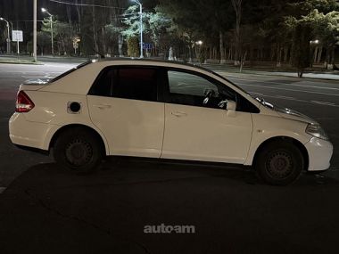 Nissan Tiida  2010 
