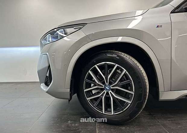 BMW iX1