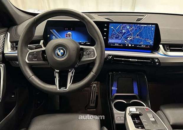 BMW iX1