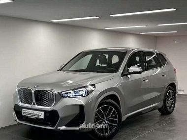 BMW iX1  2025 