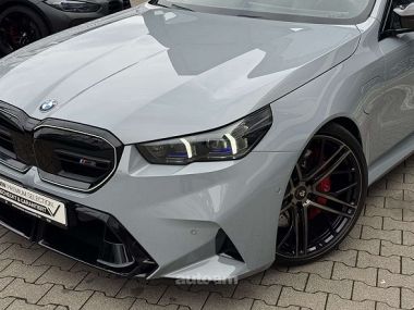 BMW M5  2024 