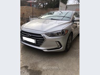 Hyundai Elantra  2018 