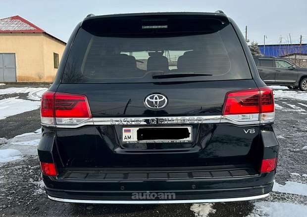 Toyota Land Cruiser 200