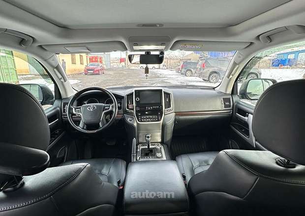 Toyota Land Cruiser 200