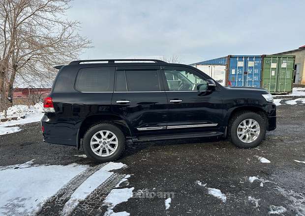 Toyota Land Cruiser 200