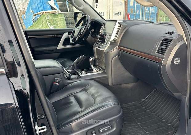 Toyota Land Cruiser 200