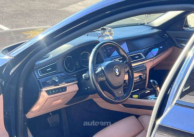 BMW 750