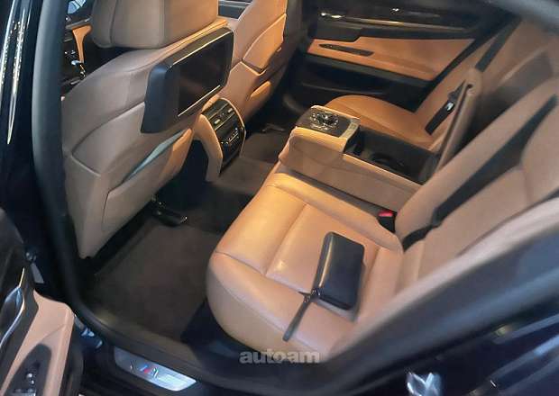 BMW 750