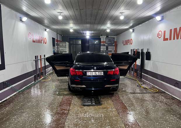 BMW 750