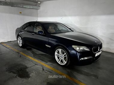 BMW 750  2010 